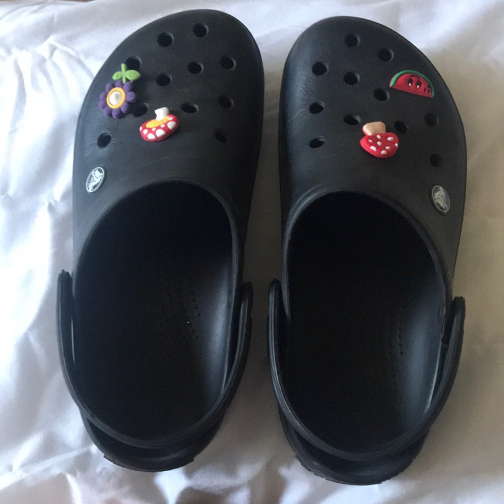 Black crocs